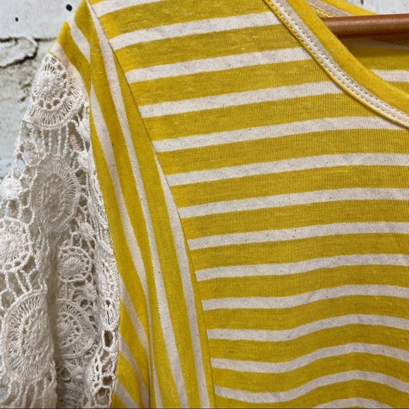 Umgee Oversized Yellow Stripee Crochet Shark Bite Hem Top - Picture 2 of 5